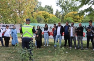 Jandarma Trafikten Vatandaşlara Bilgiler Aktarıldı