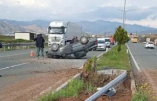 Kale yolunda kaza; 3 yaralı