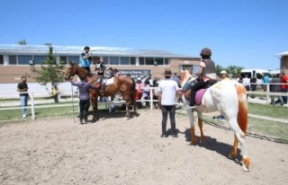 Battalgazi'de Çocuklar İçin Atlı Terapi Programı