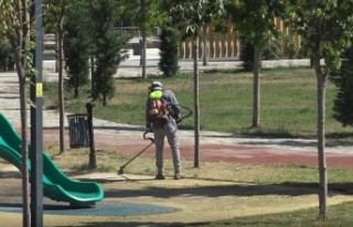 Parkların Bakım Ve Onarımlarını Aralıksız Sürdürüyor