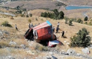 Malatya'da Kamyon Şarampole Yuvarlandı: 1 ölü