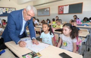 Başkan Güder’den Öğrencileri Sevindiren Ziyaret