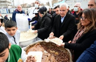 Başkan Güder ve Bağcılar Belediye Başkanı Özdemir,...