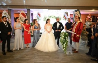 Yeşilyurt Belediyesi Bir Yılda 433 Çiftin Nikâhını...