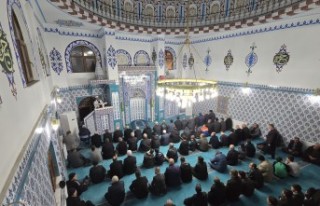 İlk Teravih Namazında Camiler Doldu