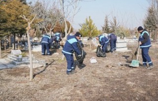 Battalgazi Belediyesi’nden Mezarlıklarda Temizlik...