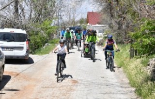 Yeşilyurt Belediyesi’nden Baharın Gelişine Pedallı...