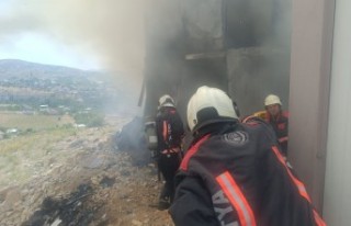 İşçilerin kaldığı konteynerlerde yangın