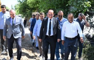 Yeşilyurt’un yolları, taş duvar yatırımlarıyla...