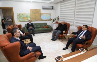 Başkan Gürkan'dan Hayrat Vakfına Ziyaret