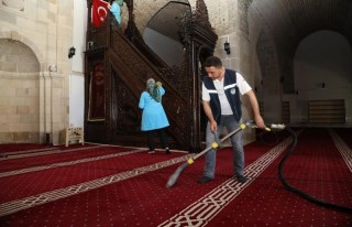 Battalgazi Belediyesi'nden Cami Ve Türbelerde Bayram...