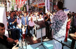 Fahri Kayahan Anısına Türkü Dinletisi