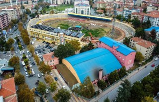 İnönü Stadyumu'nun Yıkımına Başlandı