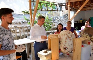 Vali Aydın Baruş, Arslantepe Höyüğü’nde incelemelerde...