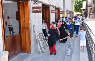 Vatandaşlar Tarihe Yolculuğa Yoğun İlgi Gösteriyor