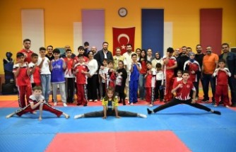 Hatice Akbaş, Yeşilyurt Belediyesi Kick-Boks Sporcularıyla Buluştu