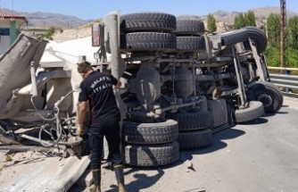 Beton Mikseri Devrildi: 1 yaralı