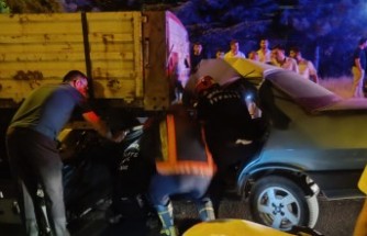 Malatya’da Otomobil Tırın Altına Girdi