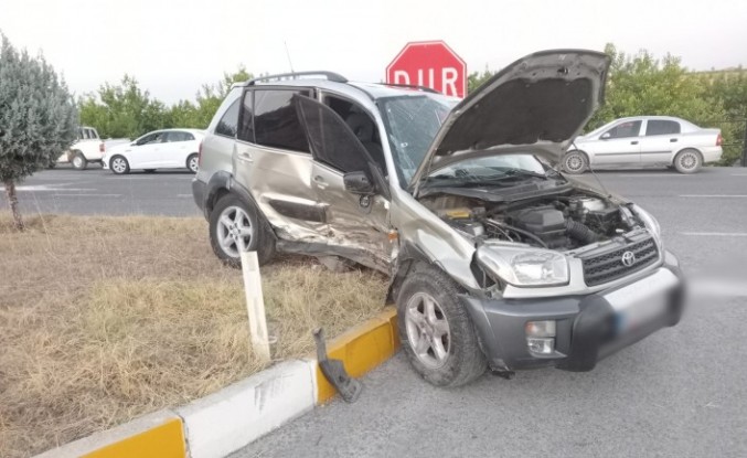 Havalimanı Yolunda Kaza; 5 yaralı