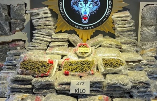 372 kilo SKUNK maddesi ele geçirildi
