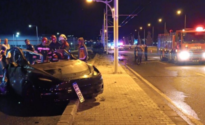 Üniversite Yolunda Feci Kaza; 2 Ölü
