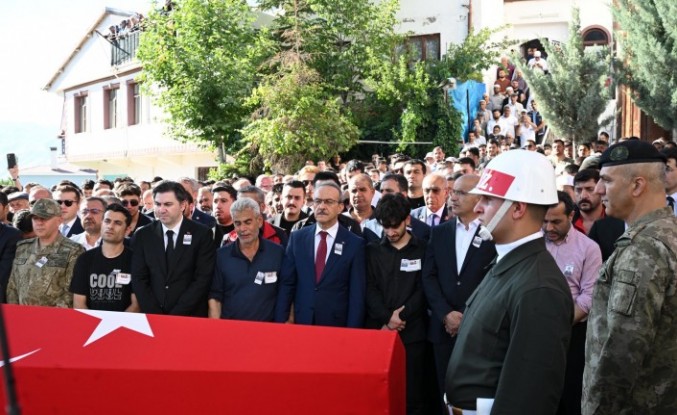 Vali Seddar Yavuz, Şehit Abdurrahman Akdoğan’ın Cenaze Törenine Katıldı