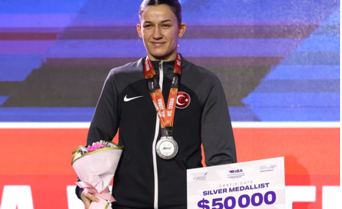 Hatice Akbaş, Dünya Boks Şampiyonası'nda Gümüş Madalya Kazandı